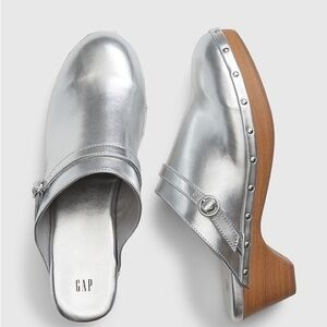 NWOT Silver GAP Clogs Mules Open Back Heeled Shoes